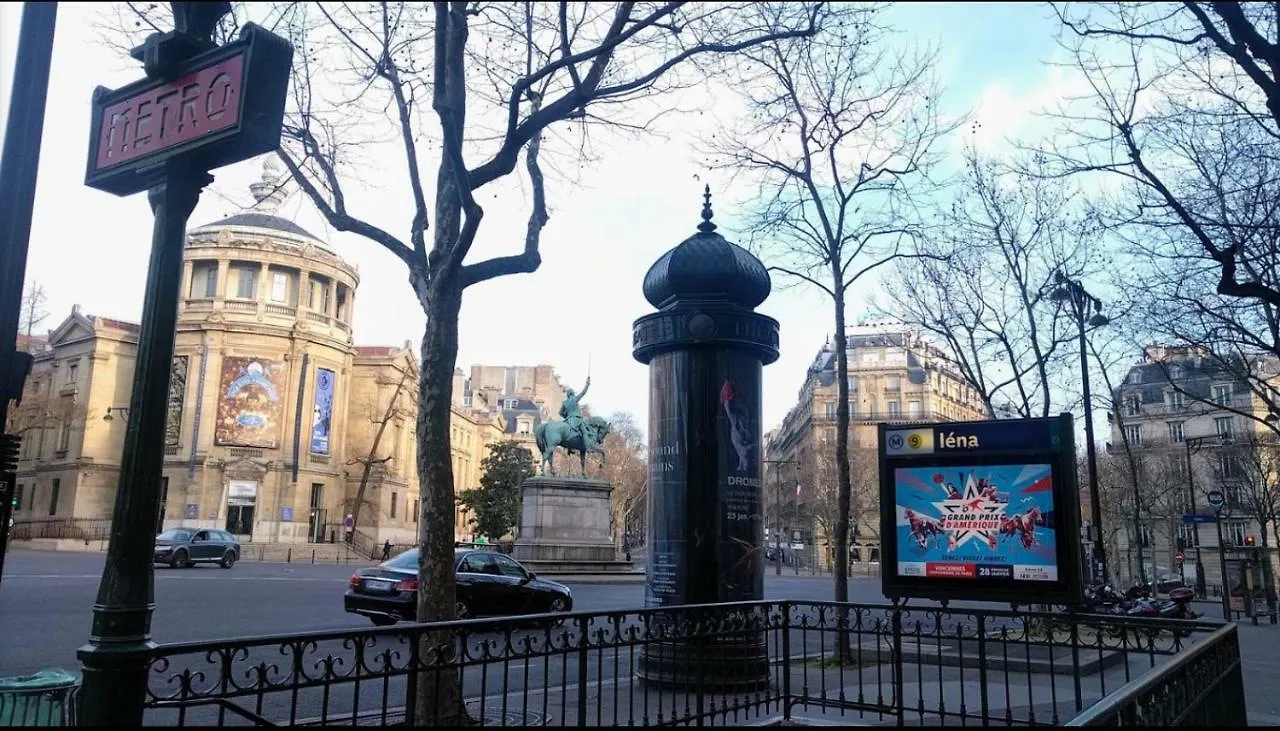 アパート パリMon Petit Palaisアパートメント フランス